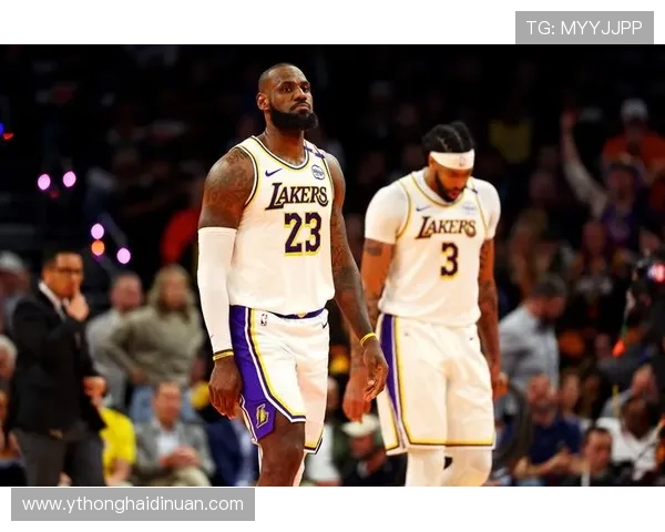 詹姆斯和杜兰特重返赛场冲击总冠军 NBA新赛季开局热烈竞争愈加激烈